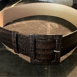 Big-Buckled Women’s Wide Croc-Embossed Chocolate Leather Belt. Medium Never worn